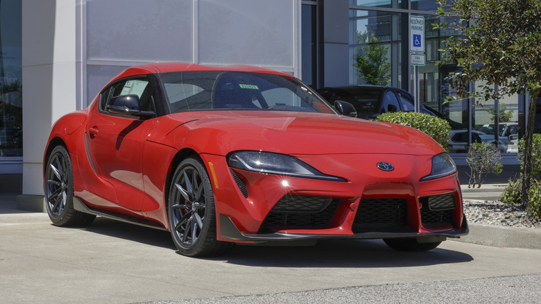 Toyota GR Supra 3.0 Premium MT display.