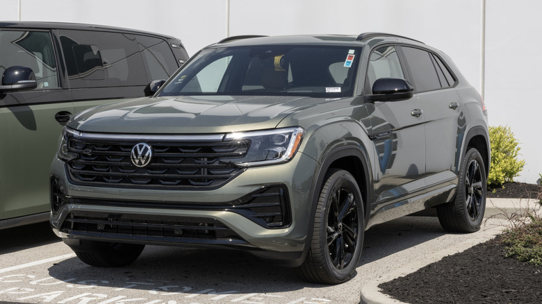 The green 2026 Volkswagen Atlas Cross Sport