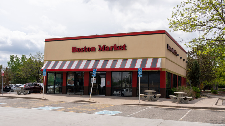 The outside of a Boston Market storefront