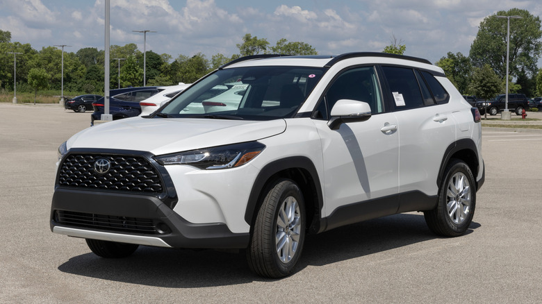Toyota Corolla Cross LE display.