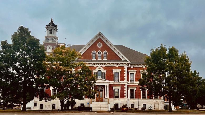 Macomb Illinois historic courthouse