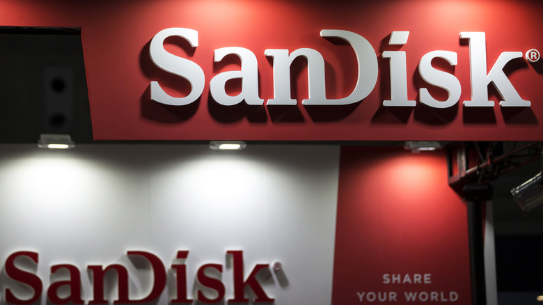 SanDisk  logos at a trade show