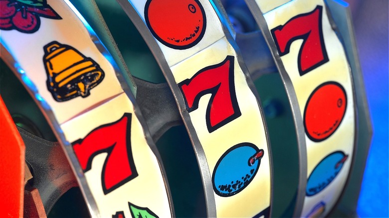 Slot machine winning number 7