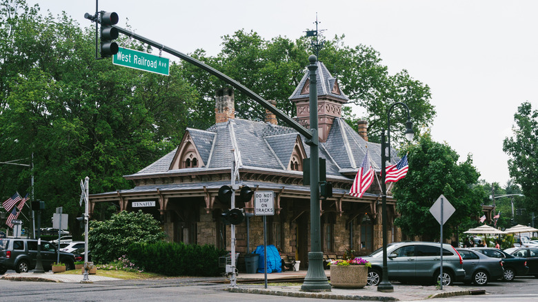 The crossroads at Tenafly, New Jersey's railroad station