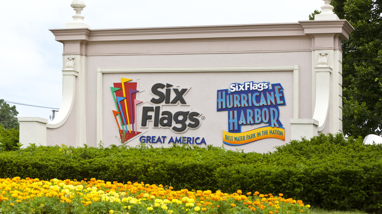 Entrance sign for a Six Flags amusement park