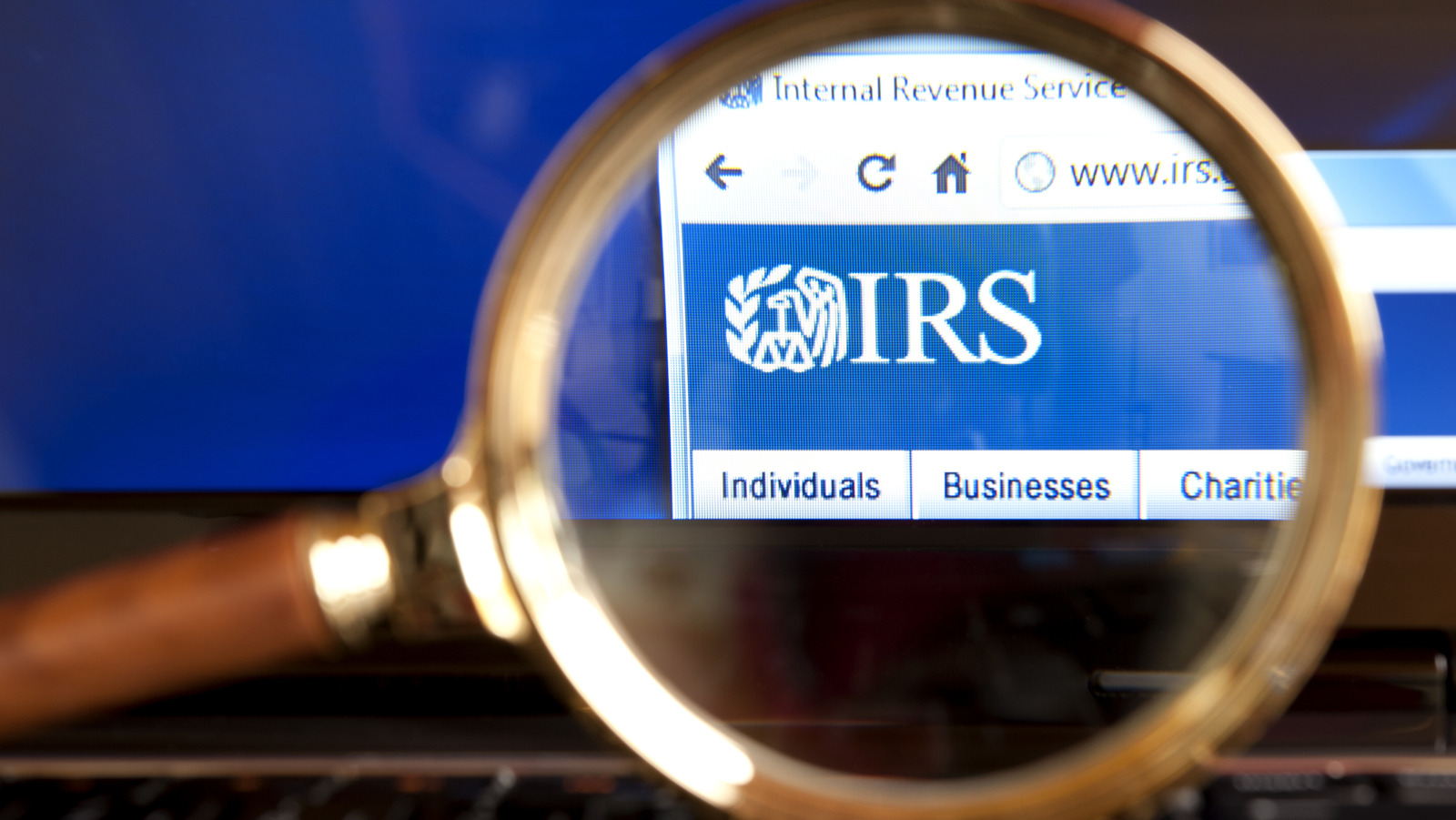 The IRS Will Flag You If You If You Break This Bank Account Rule