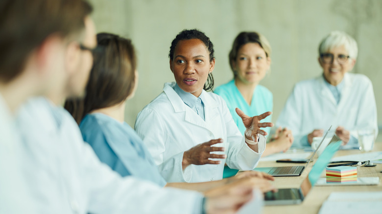 Group of docotors in a meeting.
