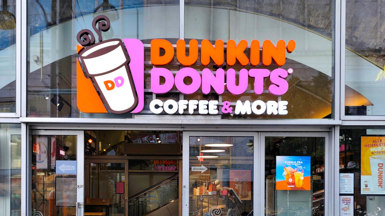 Photo of a Dunkin' Donuts shop at Alexanderplatz, Berlin.