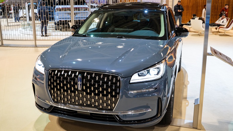 2025 Lincoln Corsair – Base Price: $39,735
