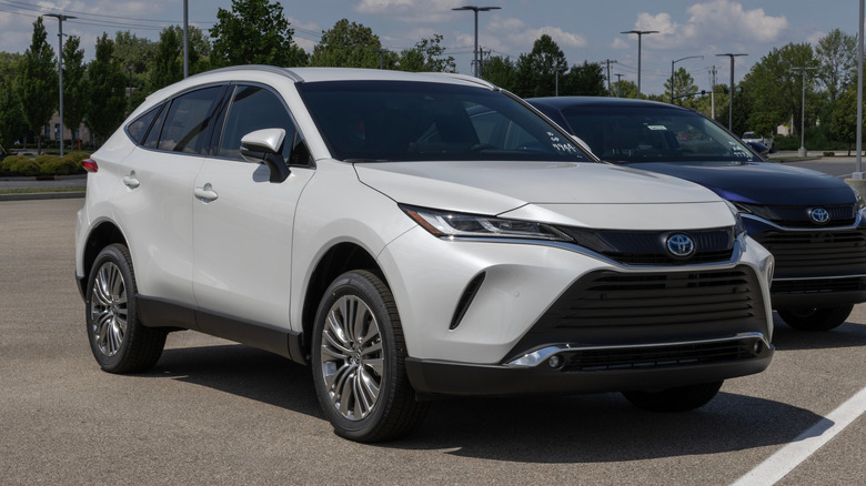 Toyota Venza XLE display.