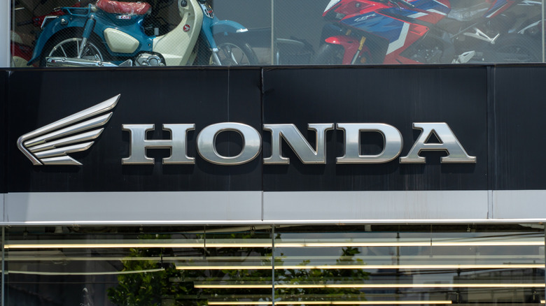 The sign for a Honda dealership in Japan