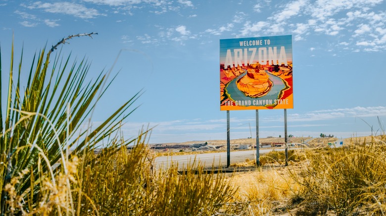 Horizontal image of Arizona State Welcome Sign saying "The Grand Canyon State".