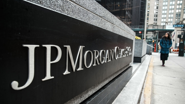 JPMorgan Chase sign outside building.