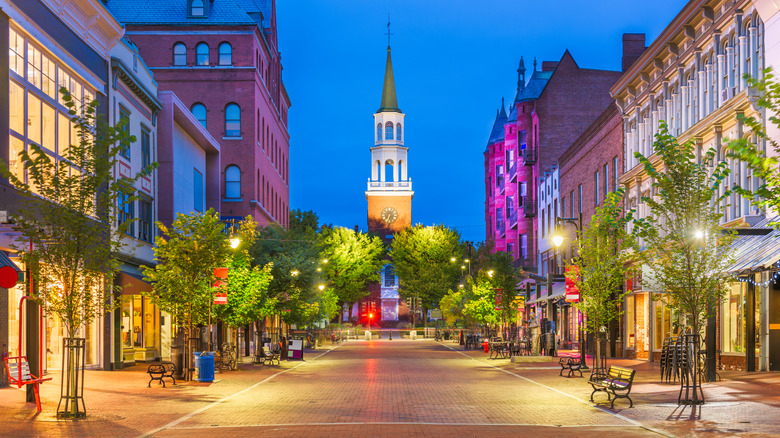 Shot of the middle of an empty street in Burlington Vermont