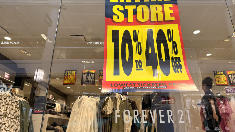 Front of Forever 21 with 10% to 40% off sign out front
