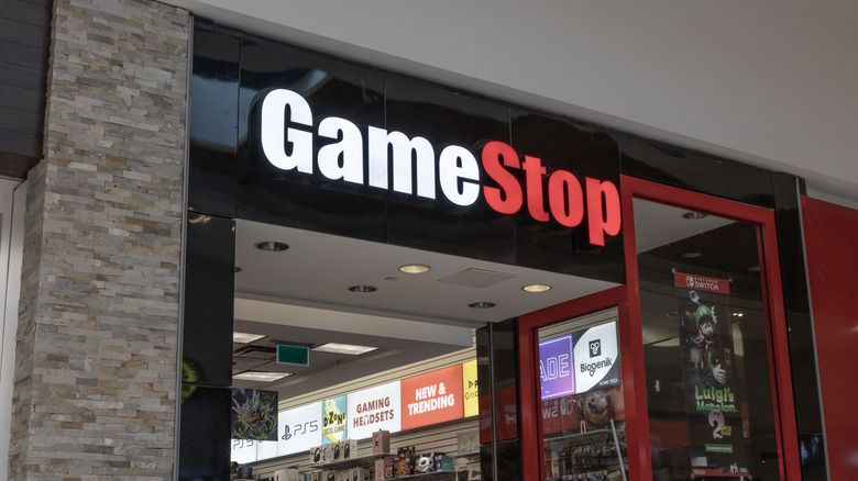 Game Stop sign outside of mall store