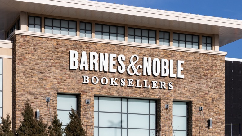 a Barnes & Noble storefront