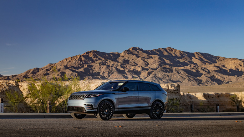 Range Rover driving in Las Vegas