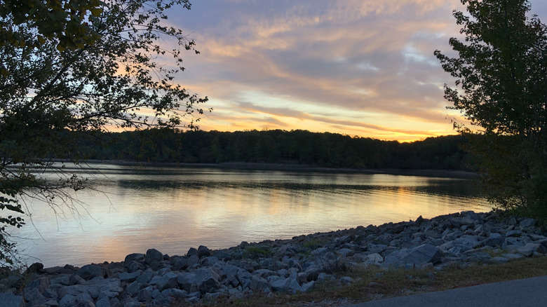 Photo of a sunset on Kerr Lake
