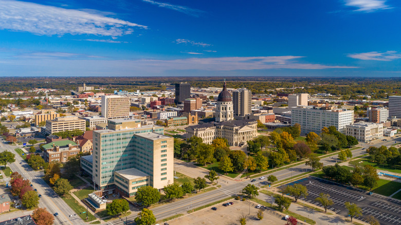 topeka, kansas skyline